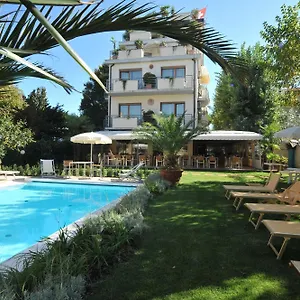 https://hotel-bacco-lido-di-camaiore.it-tuscanyhotel.com